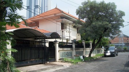 Rumah di Jemur Andayani Surabaya Selatan, Strategis Hook/Pojokan, Cocok untuk rumah tinggal/kantor - NH -