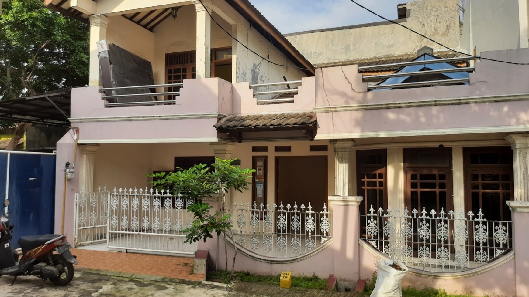 Rumah Dijual di Bekasi Timur Pondok Hijau Permai - Rumah Luas harga Menarik.