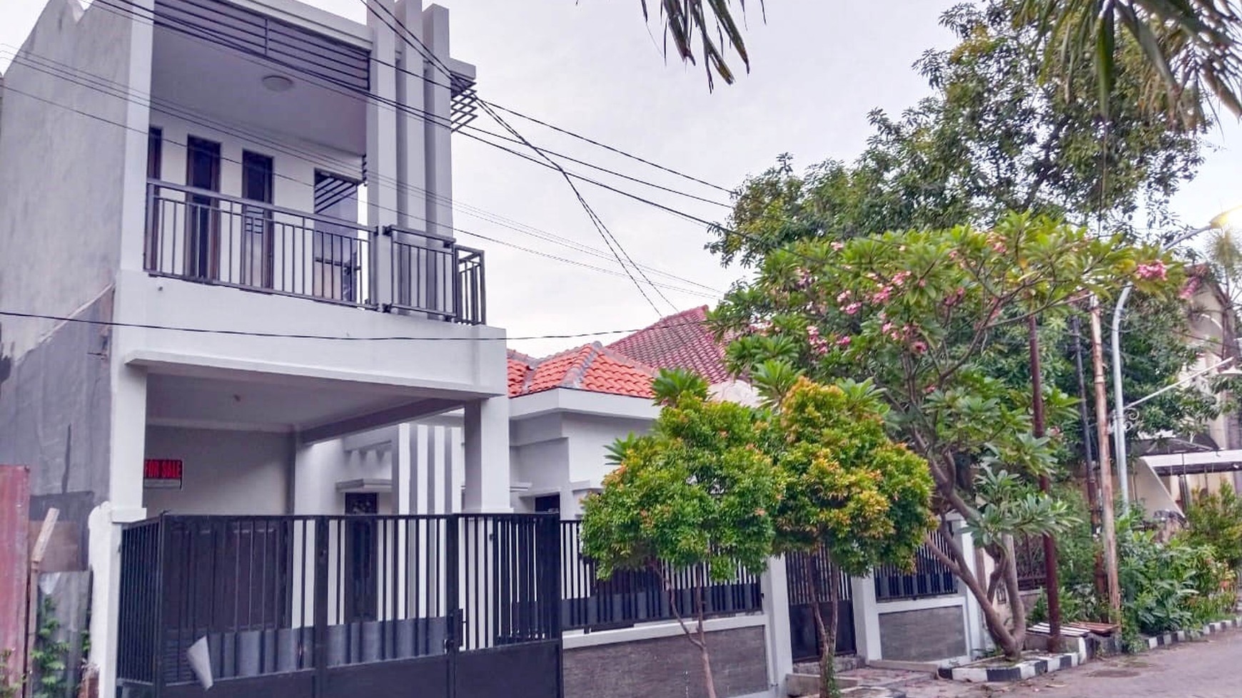 Rumah di Medokan Asri Barat Surabaya Timur, 1.5 Lantai, Minimalis, Siap Huni !!! - RI -