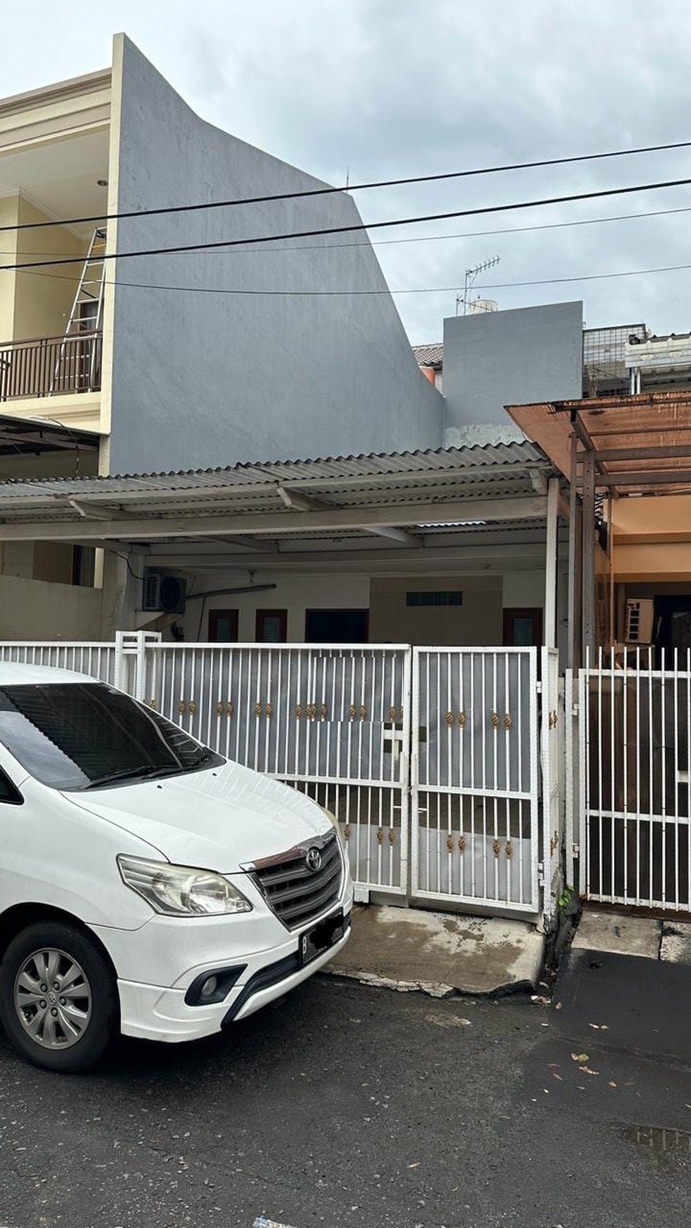 Rumah standard 1,5 lantai layak huni dekat MKG Kelapa Gading