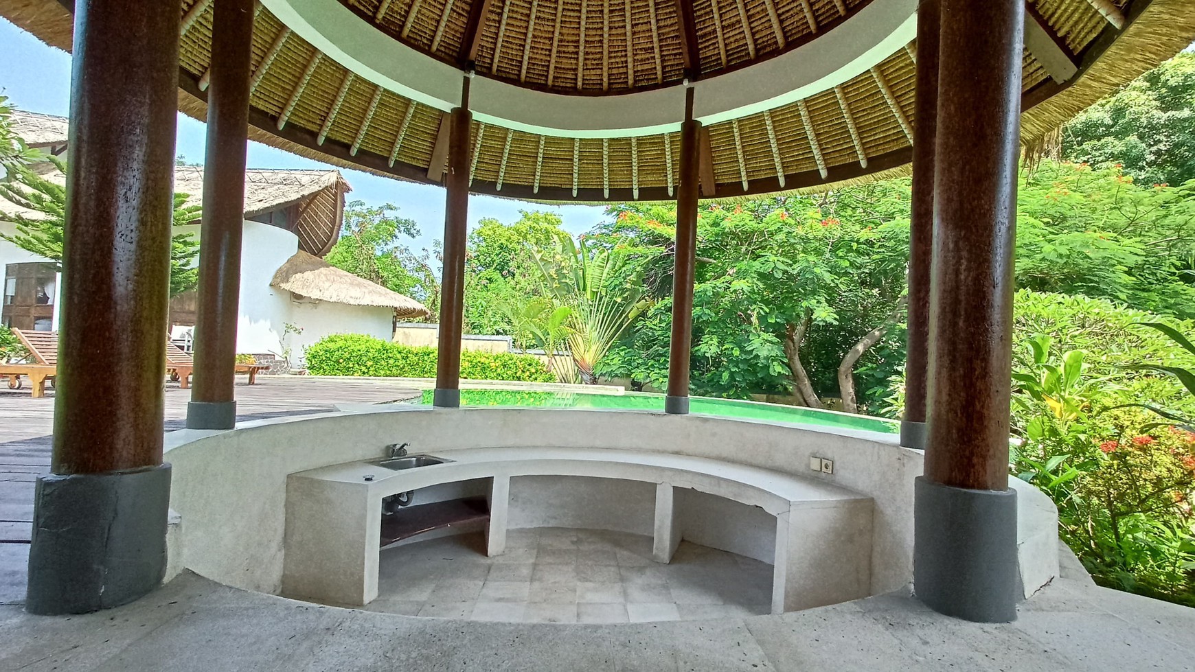 Freehold - Exquisite Oasis Luxurious 6-Bedroom Villa with Pool in Canggu