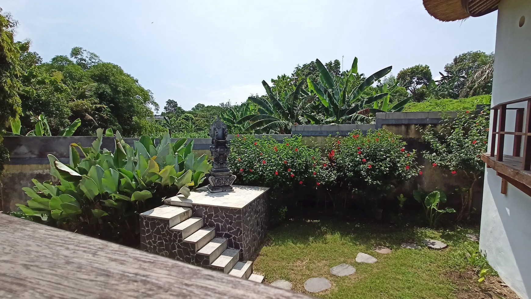 Freehold - Exquisite Oasis Luxurious 6-Bedroom Villa with Pool in Canggu