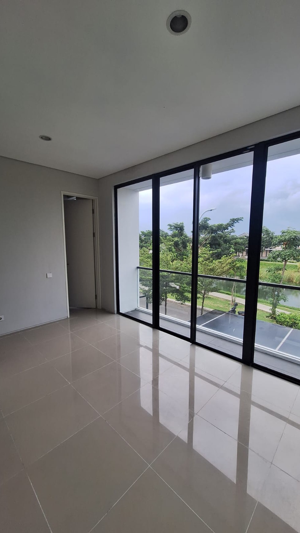 DIJUAL RUMAH DENGAN VIEW DANAU TERBAIK DI CLUSTER TERBARU NORTH WEST CITRALAND