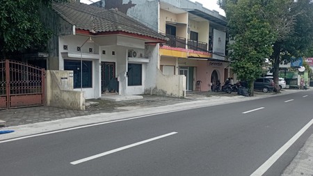 Rumah & Toko Lokasi Strategis di Condong Catur Depok Sleman 