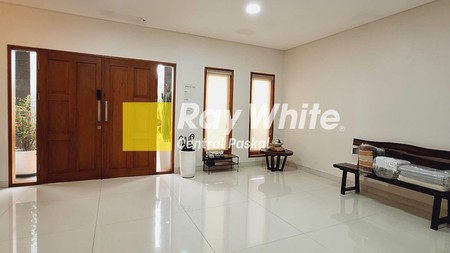 Rumah Villa Cantik Fully Furnished di Area Dago Resort Kota Bandung