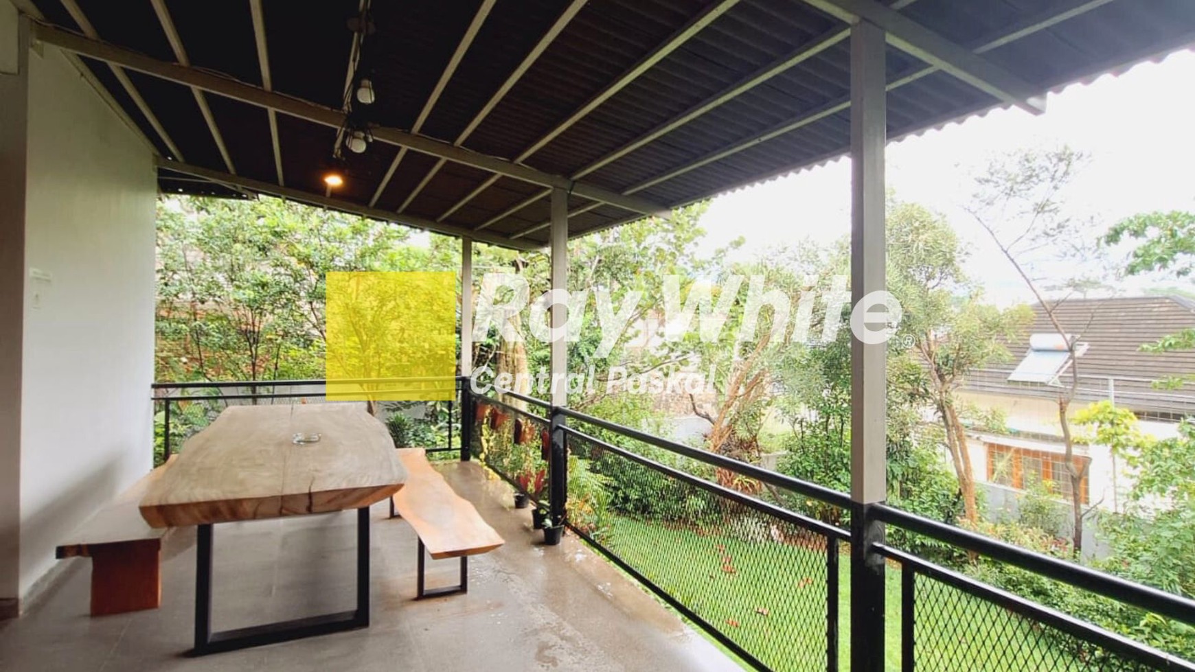 Rumah Villa Cantik Fully Furnished di Area Dago Resort Kota Bandung