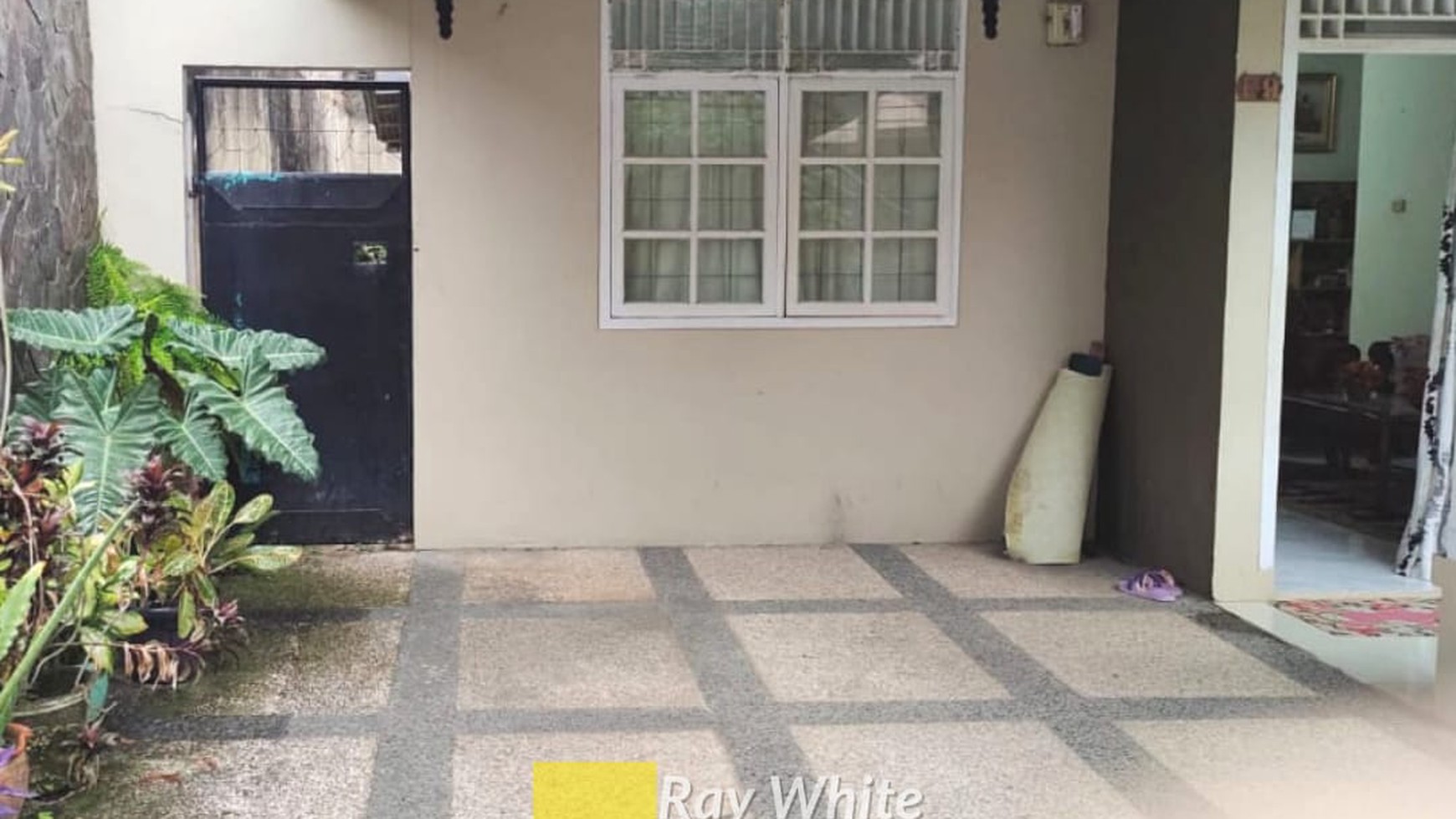 Dijual Rumah 2 Lantai di Hook tt