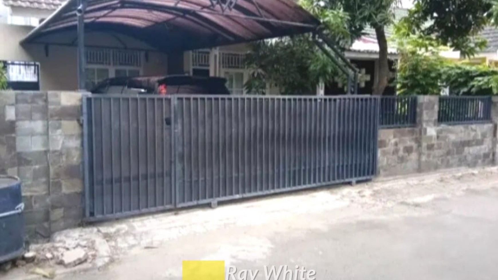 Dijual Rumah 2 Lantai di Hook tt