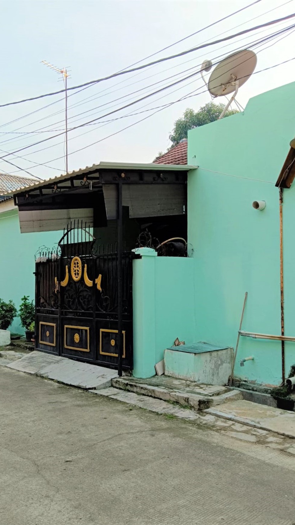 Dijual Rumah Hoek Siap Huni Taman Harapan Baru Bekasi