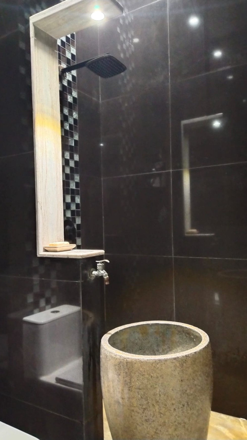 1063. Rumah Mewah Bumi Gedangan Indah, Karangbong, Gedangan, Sidoarjo