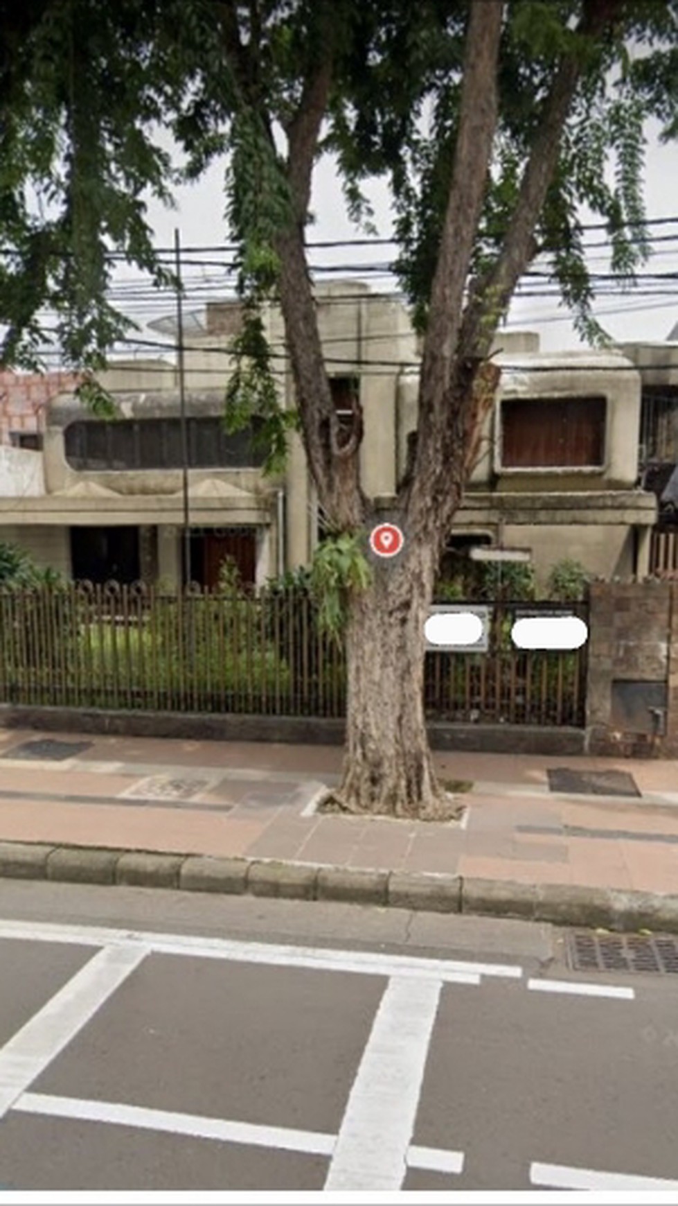 1075. Dijual Rumah Raya Darmo Surabaya Pusat