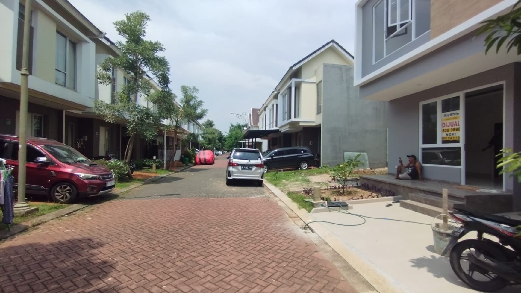 jual cepat rumah 2 lantai rapih siap huni strategis, harga nego malibu village cluster fernhil gading serpong