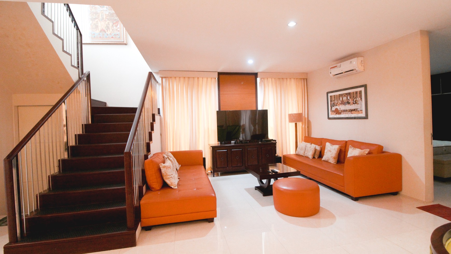 Rumah Mewah Furnish  2 Lantai di Perumahan Elite Citra Sun Garden 