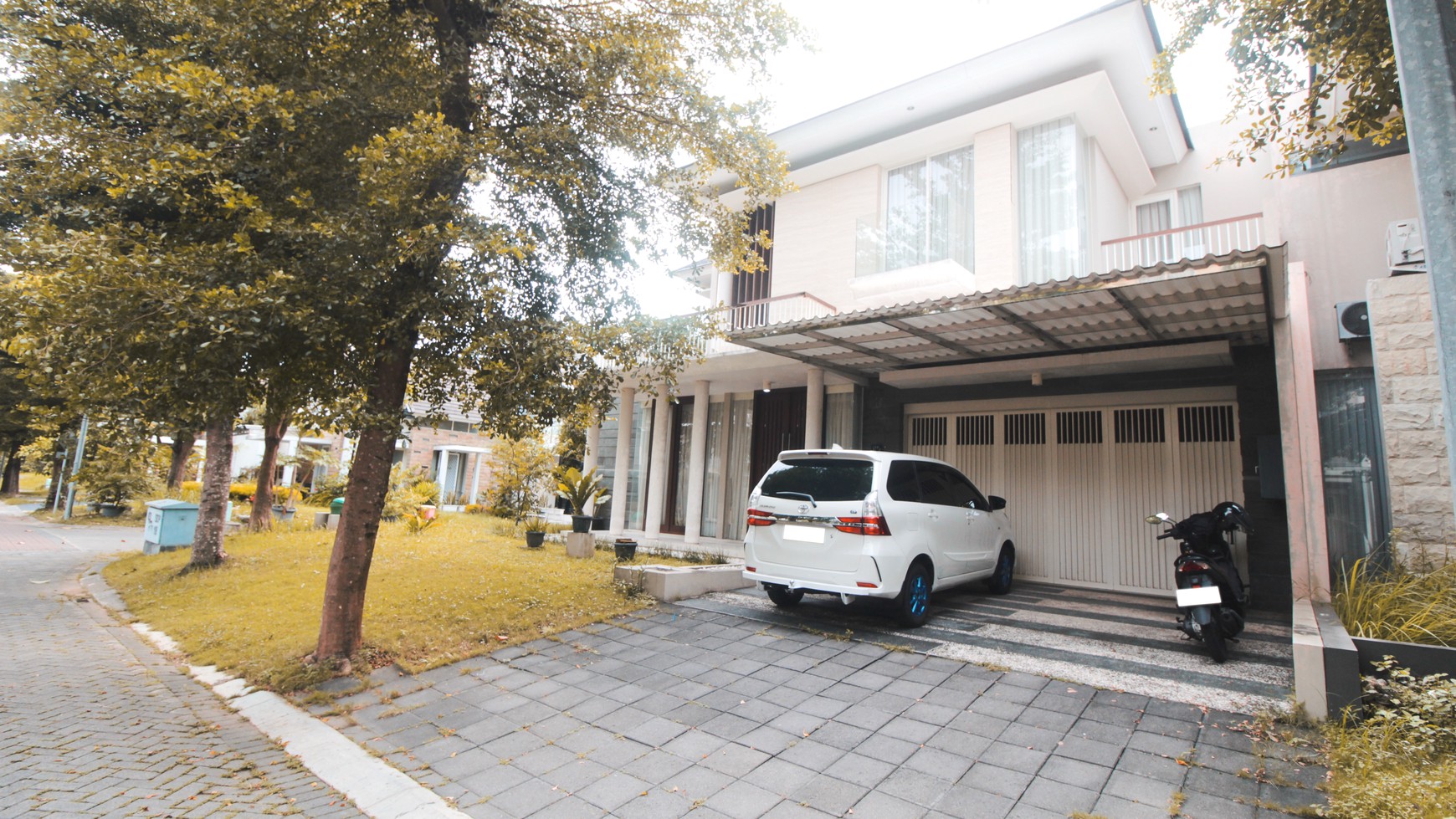 Rumah Mewah Furnish  2 Lantai di Perumahan Elite Citra Sun Garden 