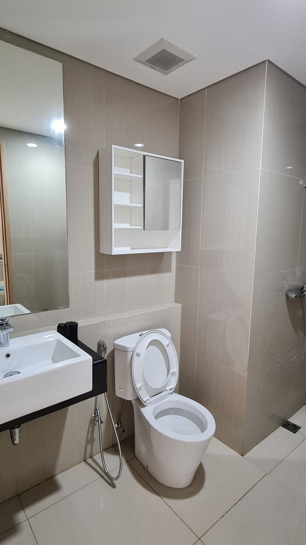Apart Siap Huni Di Apart Embarcadero Pondok Aren Kota Tangerang Selatan