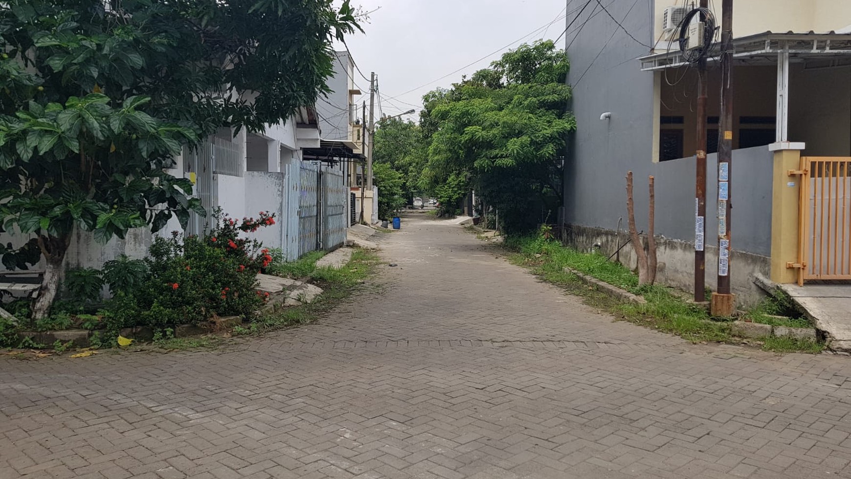 Rumah SHM Hoek Hitung Tanah di Harapan Indah Bekasi