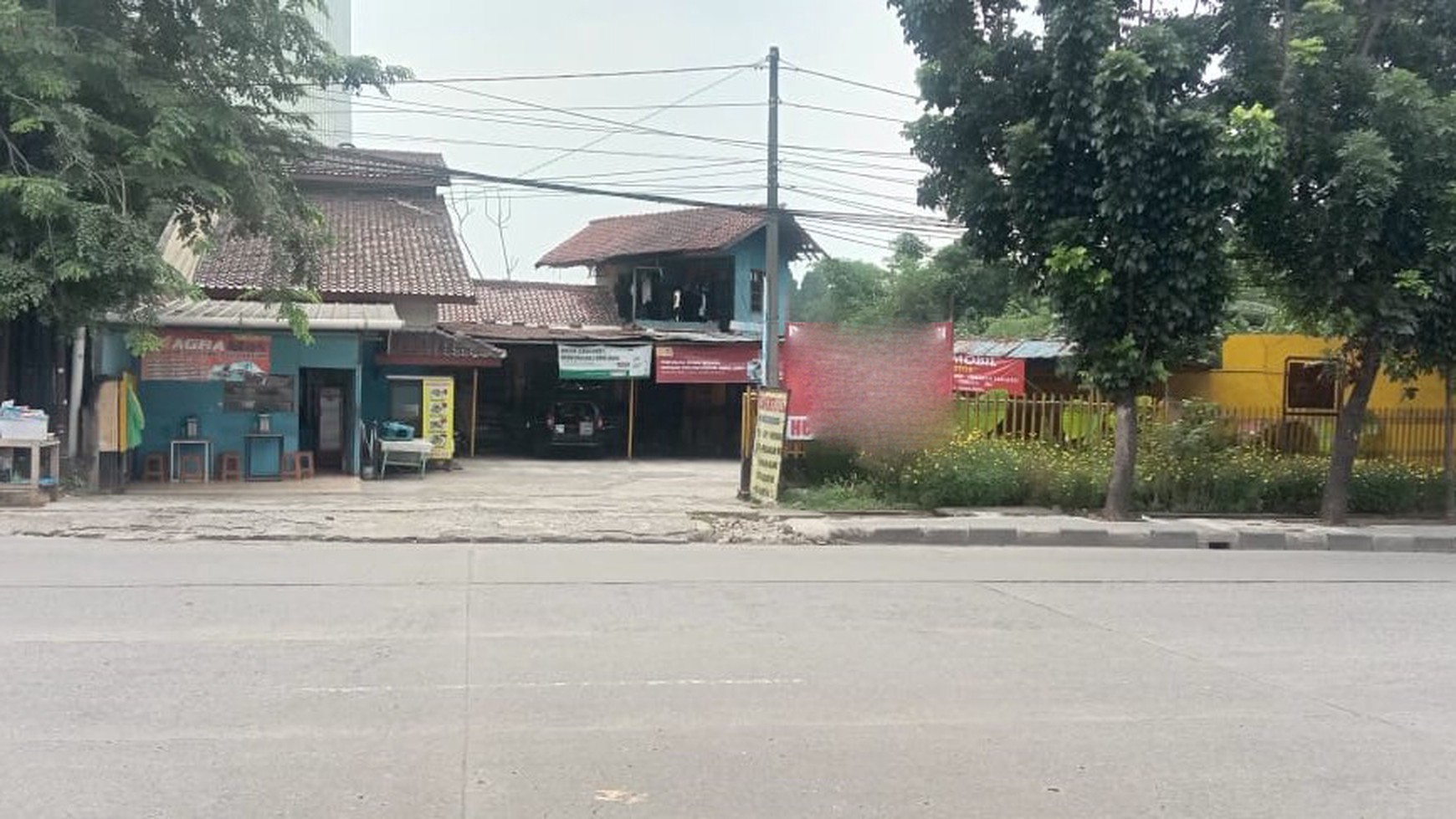 Rumah dan tempat usaha  cocok untuk kantor ,Bengkel di Simatupang Jakarta Selatan