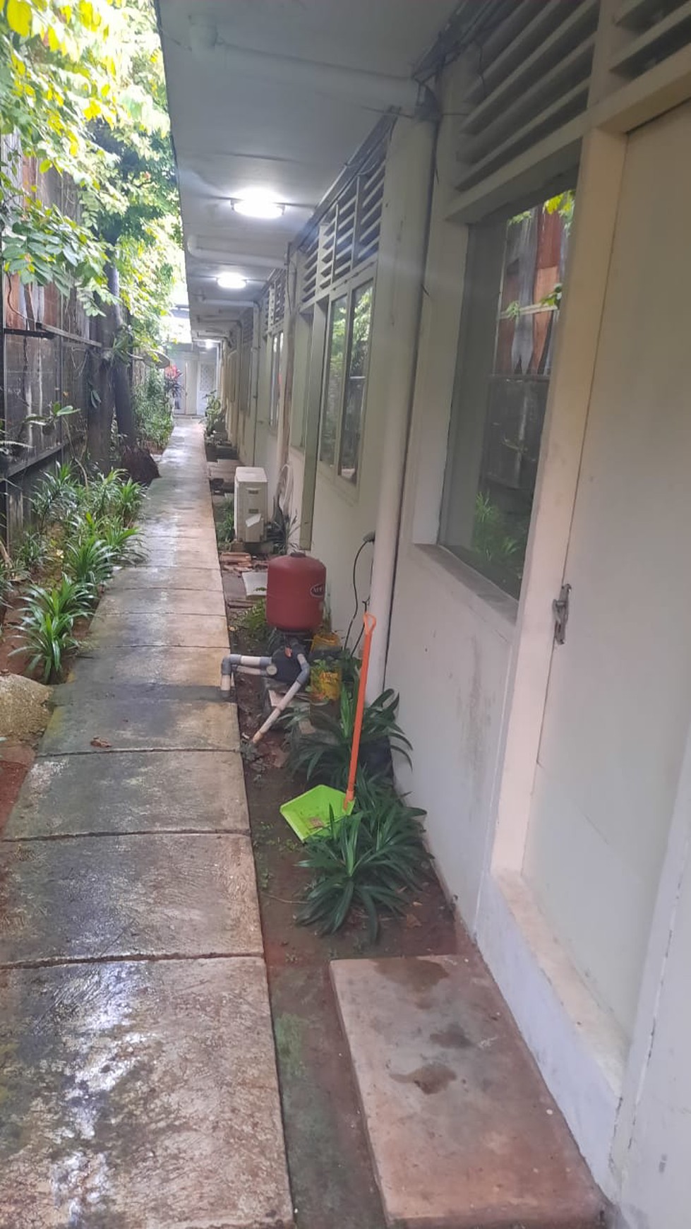 Rumah lama , area petukangan Ciledug Jakarta Selatan