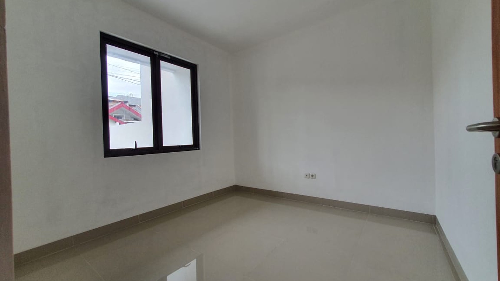 Rumah Bagus LT 112 Siap Huni, Graha Bintaro Dekat CBD Bintaro