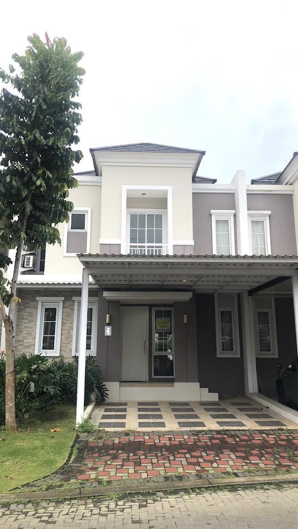 Rumah cantik di Savia BSD City Depan Jalan Utama