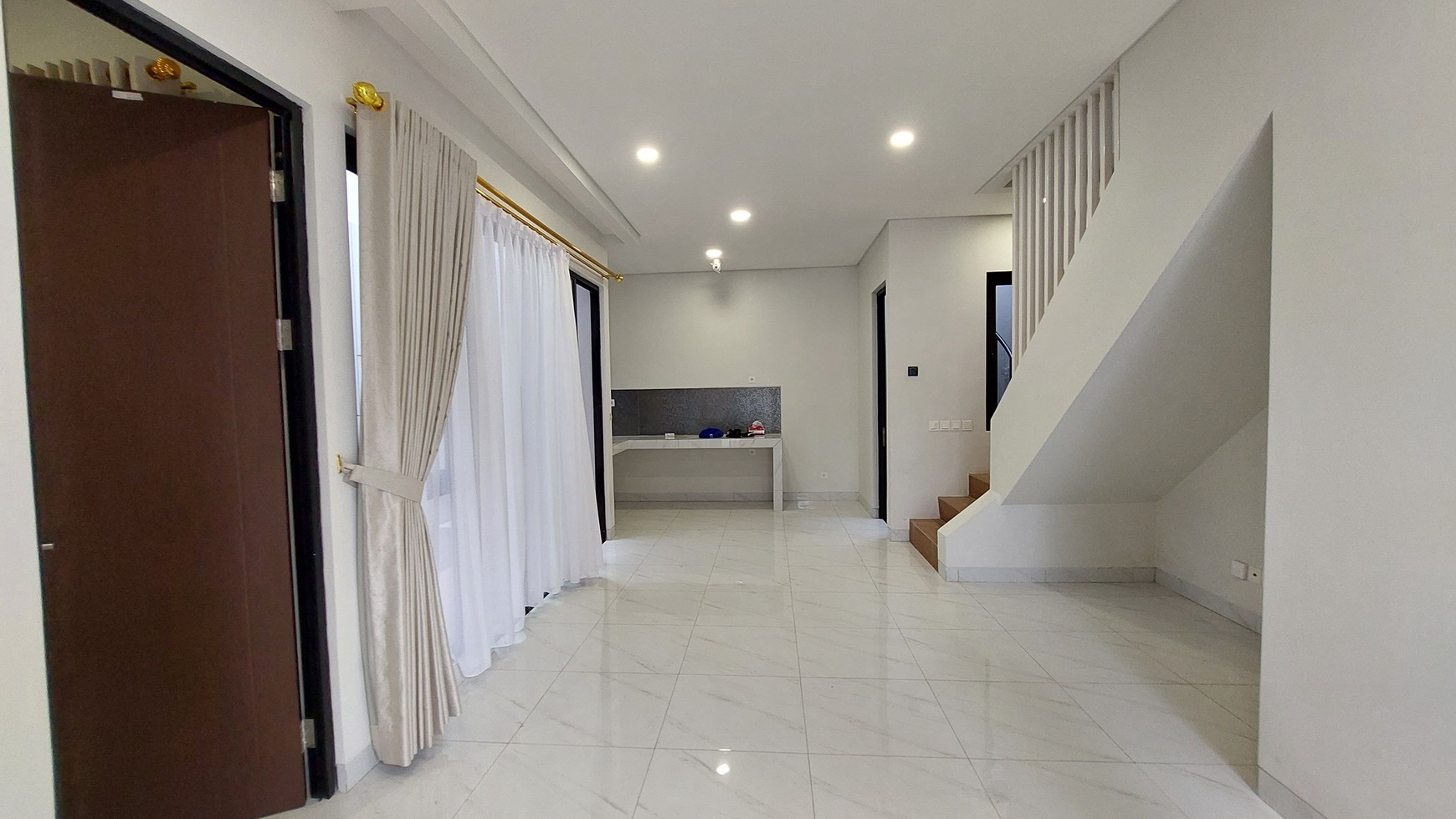 Rumah Baru Smart Home 2,5 lantai di Kota wsiata Cibubur