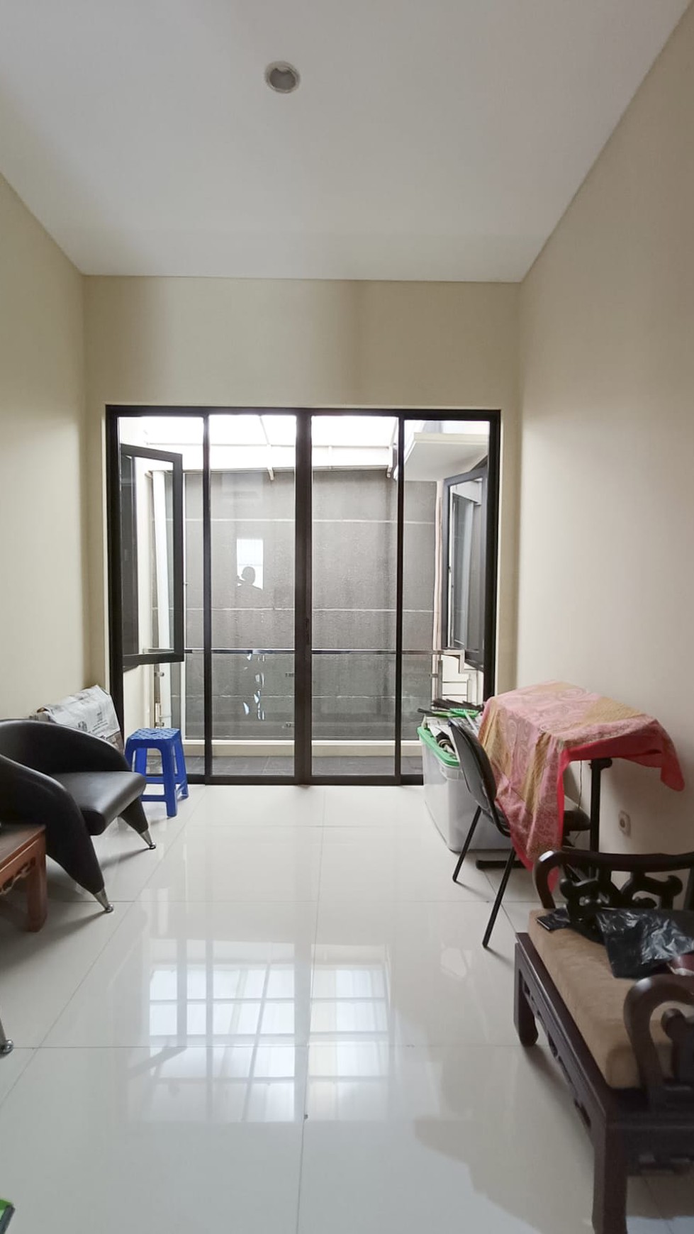 Dijual Rumah Cantik, Bersih, Terawat Pakuwon City-San Antonio area kampus UKWM, ITS