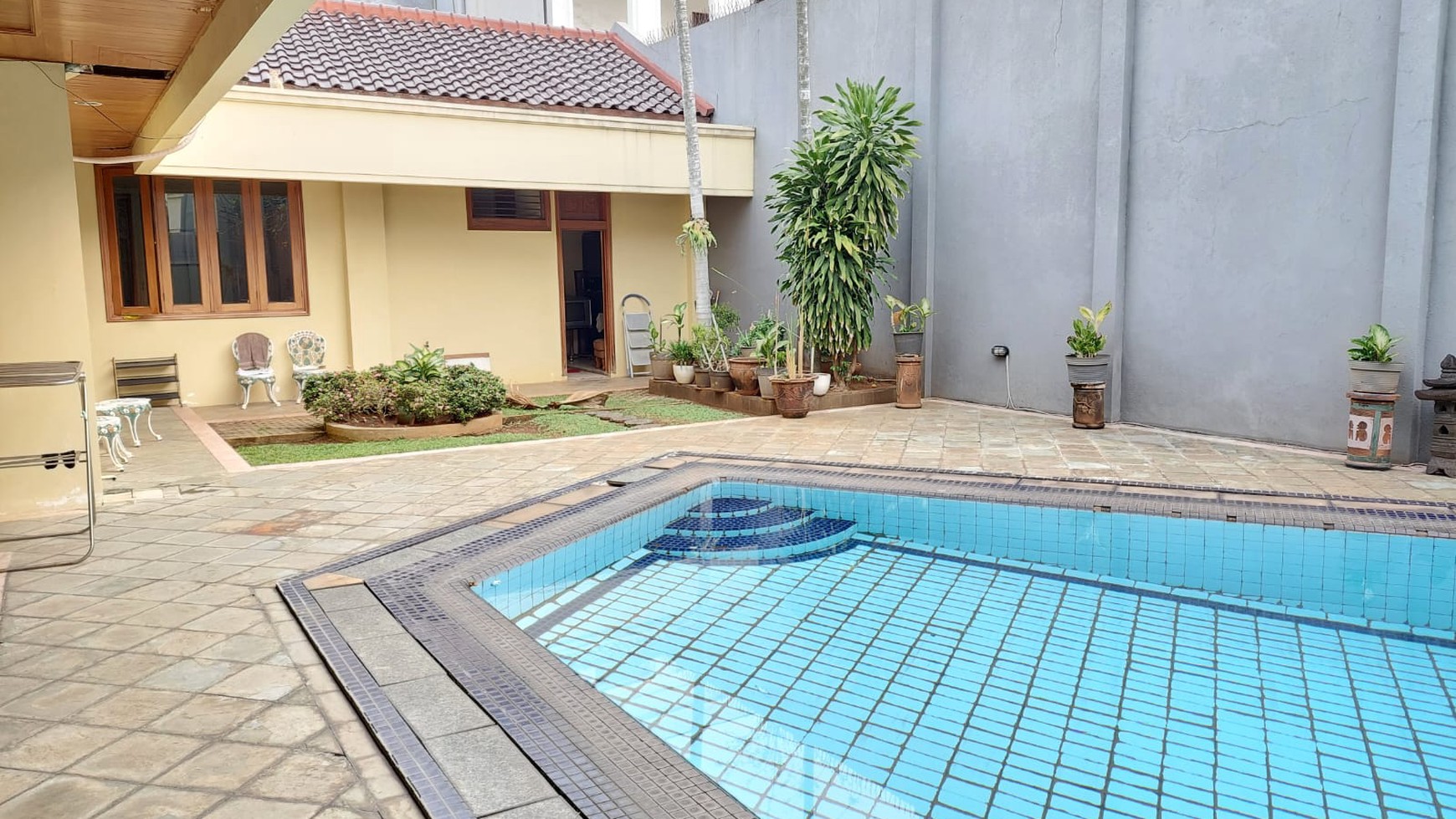 Rumah ASRI di Pasir Putih 900m2, Ancol Timur Jakarta Ada Kolam Renang