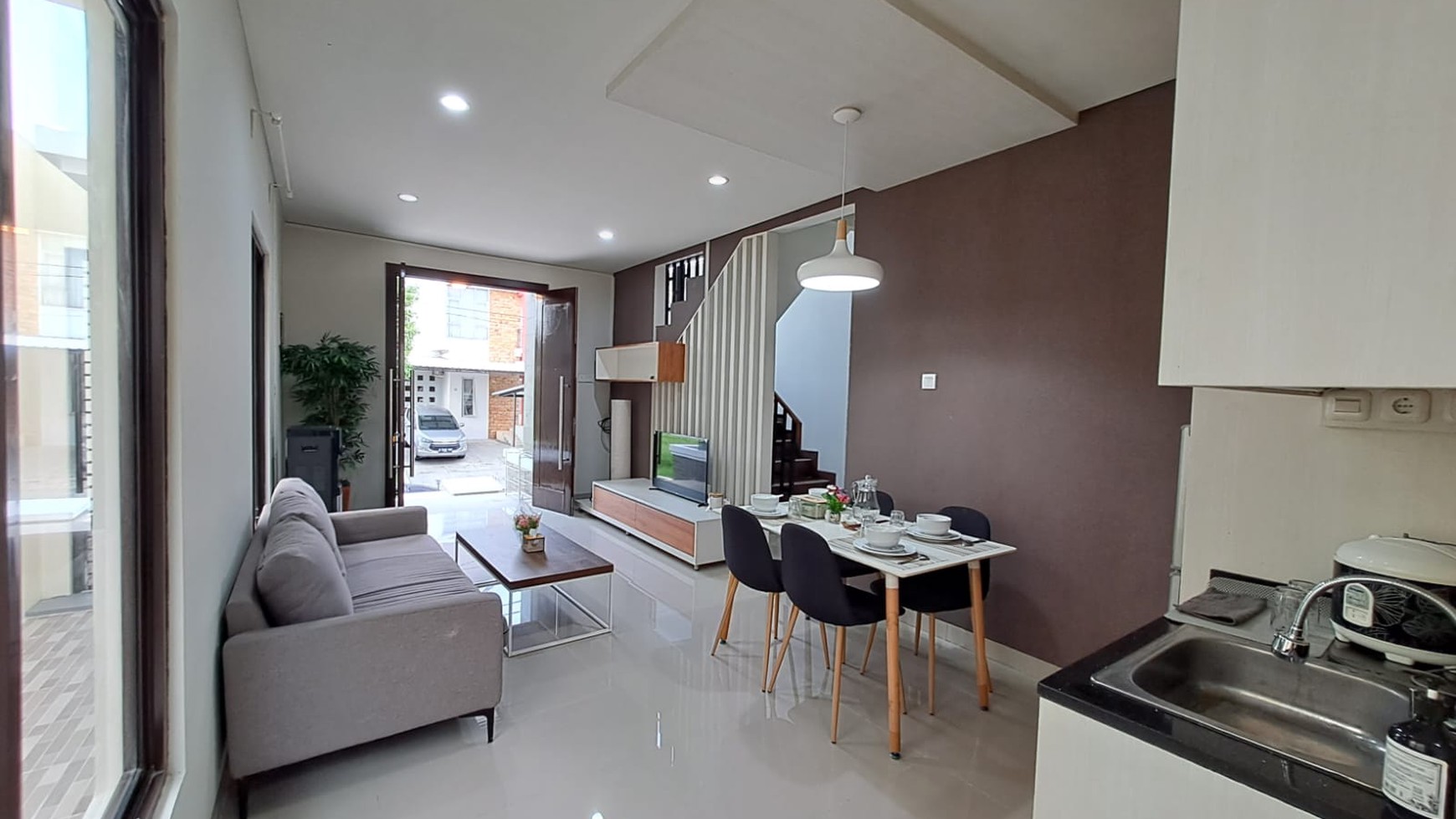 RUMAH BAGUS FULL FURNISHED SIAP HUNI DI TAMAN SIMPRUK FOREST GREEN LIPPO CIKARANG