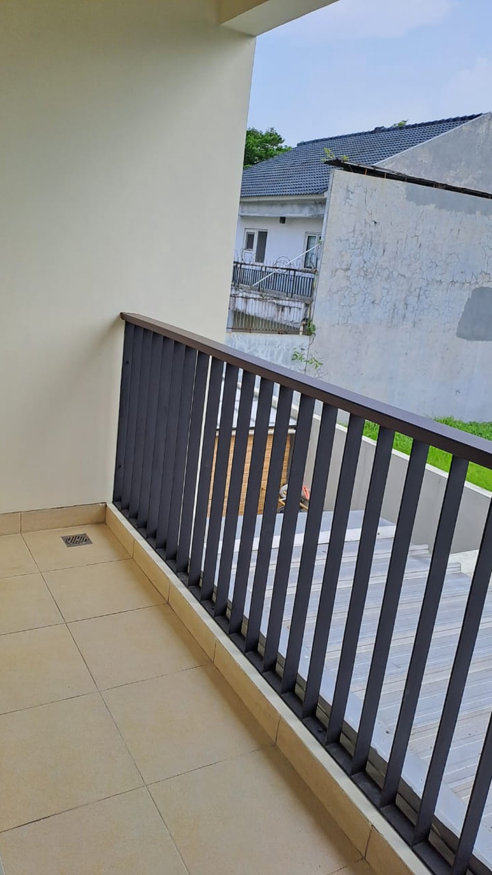 RUMAH BAGUS FULL FURNISHED SIAP HUNI DI TAMAN SIMPRUK FOREST GREEN LIPPO CIKARANG