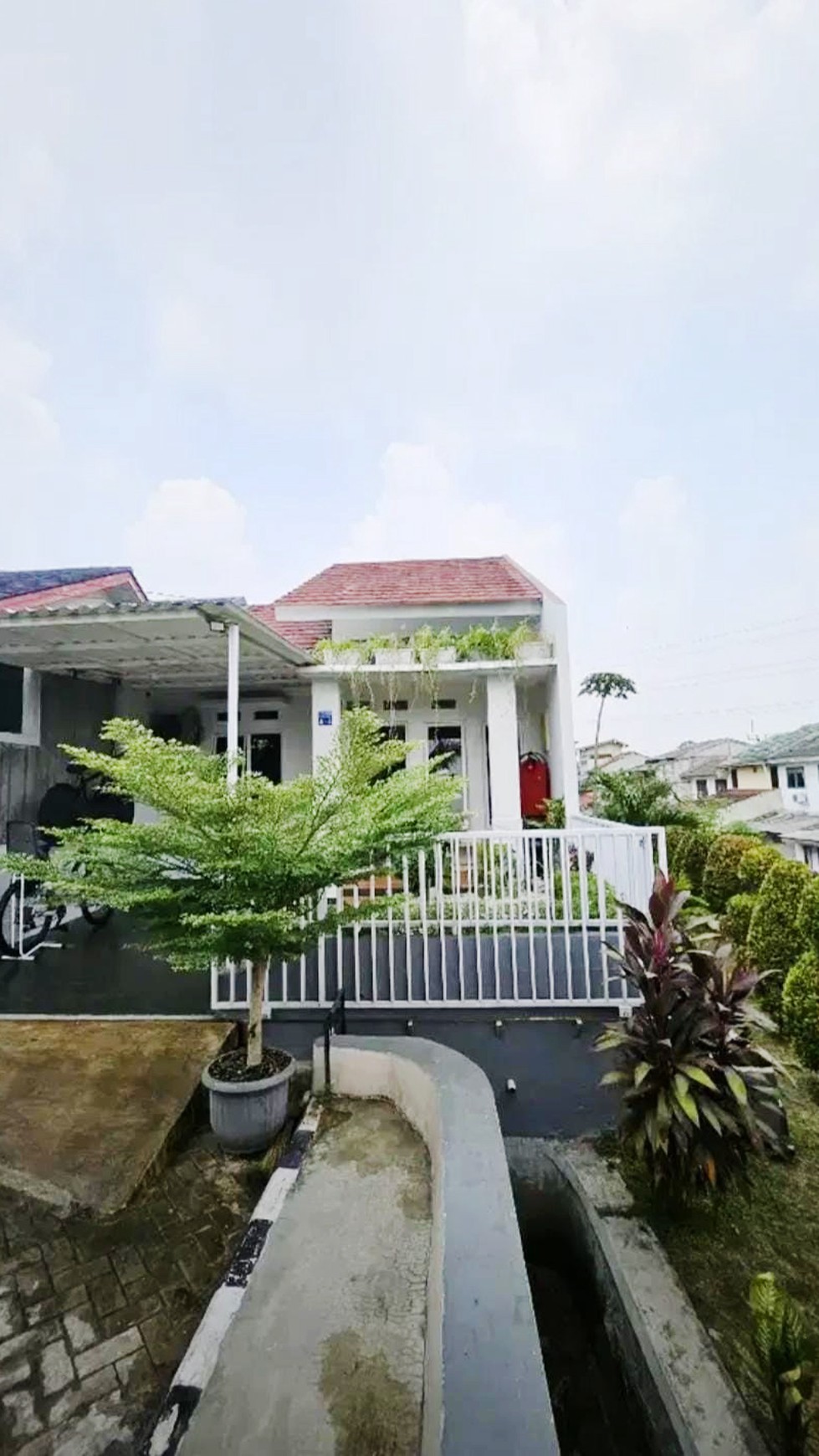 Rumah Bagus Di Komp Ketapang Riverside Pamulang Tangerang Selatan