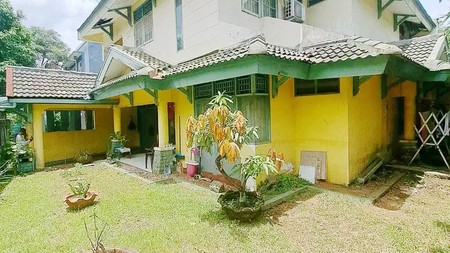 Rumah Hoek di Bintaro Sektor 9, halaman luas cck u/ invest