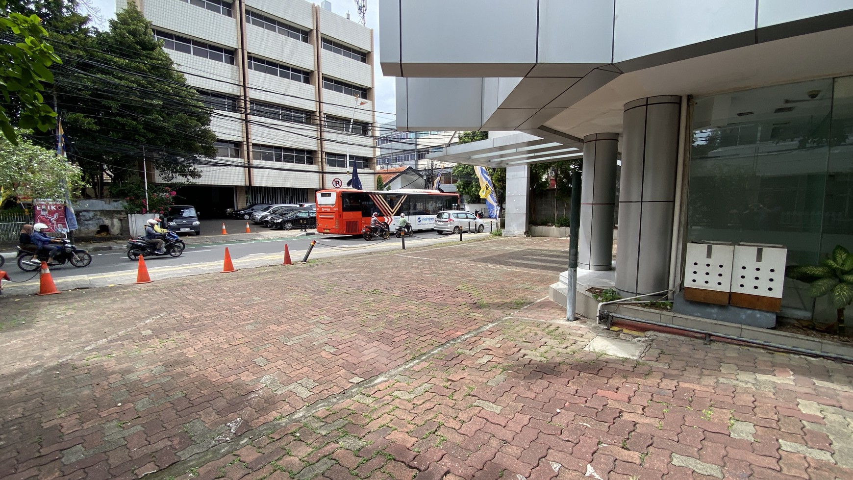 Gedung kantor siap pakai di menteng, jakarta pusat