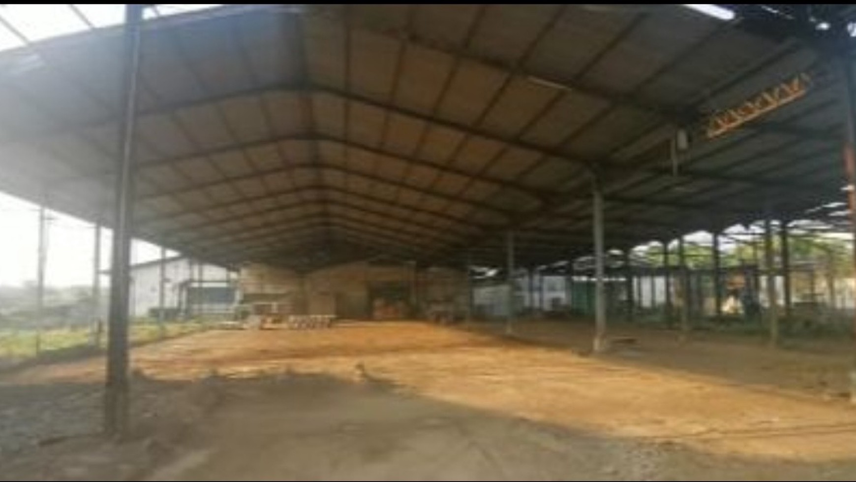 Disewakan 2000 m2 + 1000 m2 Gudang Tanjung Sari Surabaya Barat  - Akses KONTAINER 40 Feet - PONDASI  Jalan Aspal