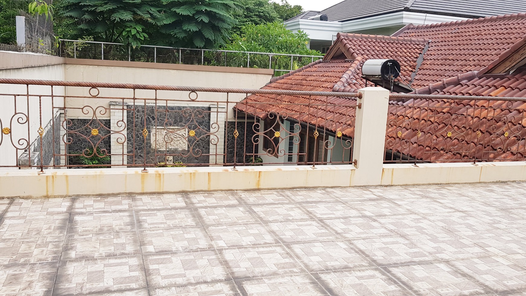 Rumah cantik siap huni area Jagakarsa.