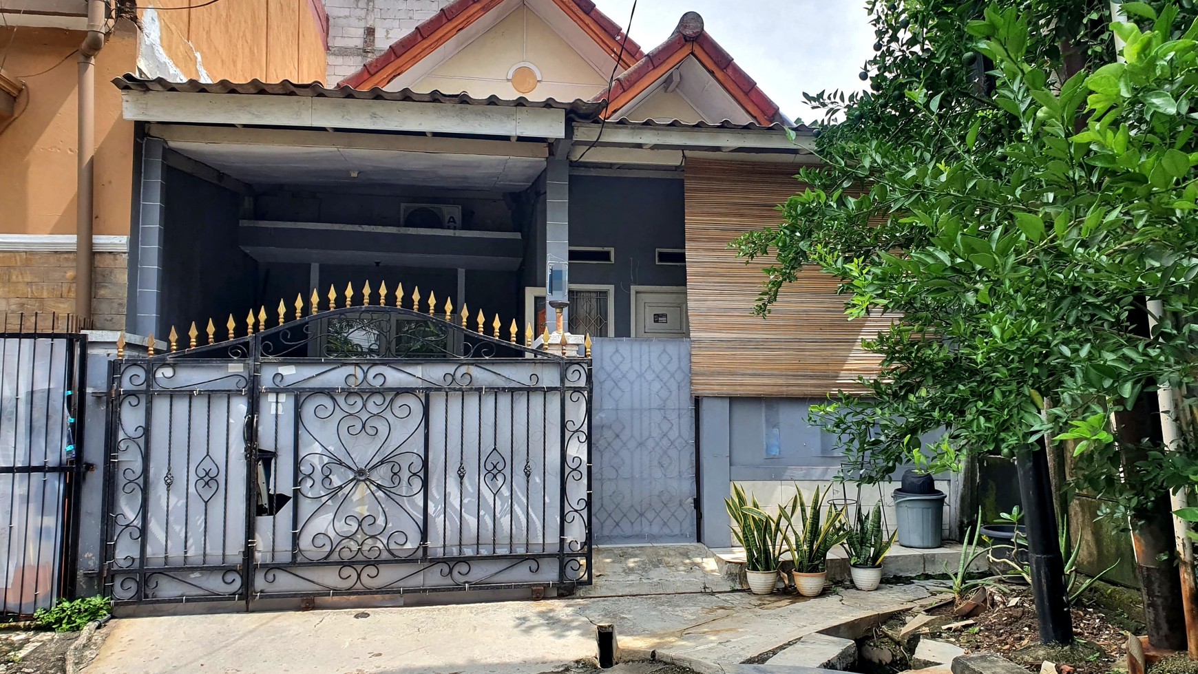 Rumah 2KT di Taman Harapan Baru Bekasi