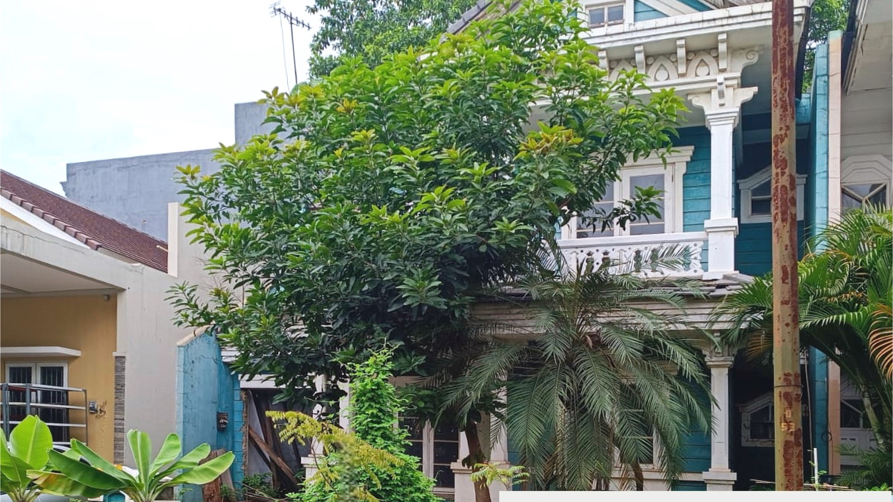 Rumah Siap Renovasi di Kota Wisata, Cibubur