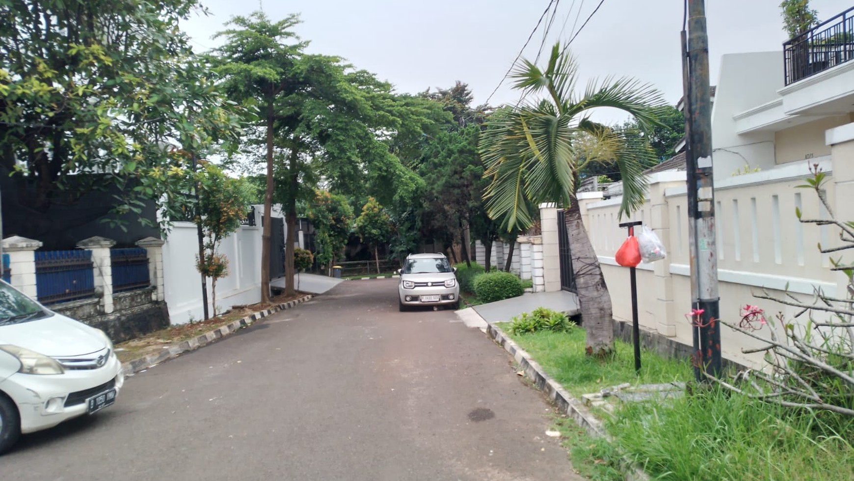 Rumah Berlokasi Menarik di TAMAN ALFA INDAH  Jakarta Barat