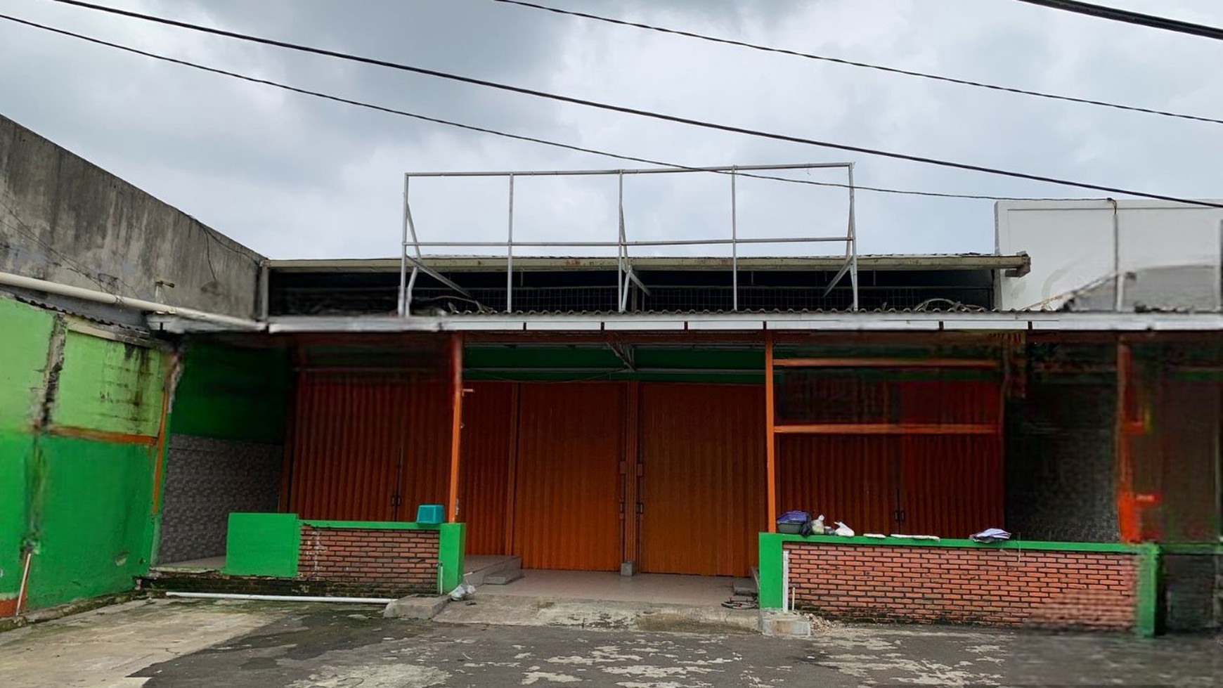 Ruang Usaha di Jl Raya Merdeka, Cimone, Luas 120m2