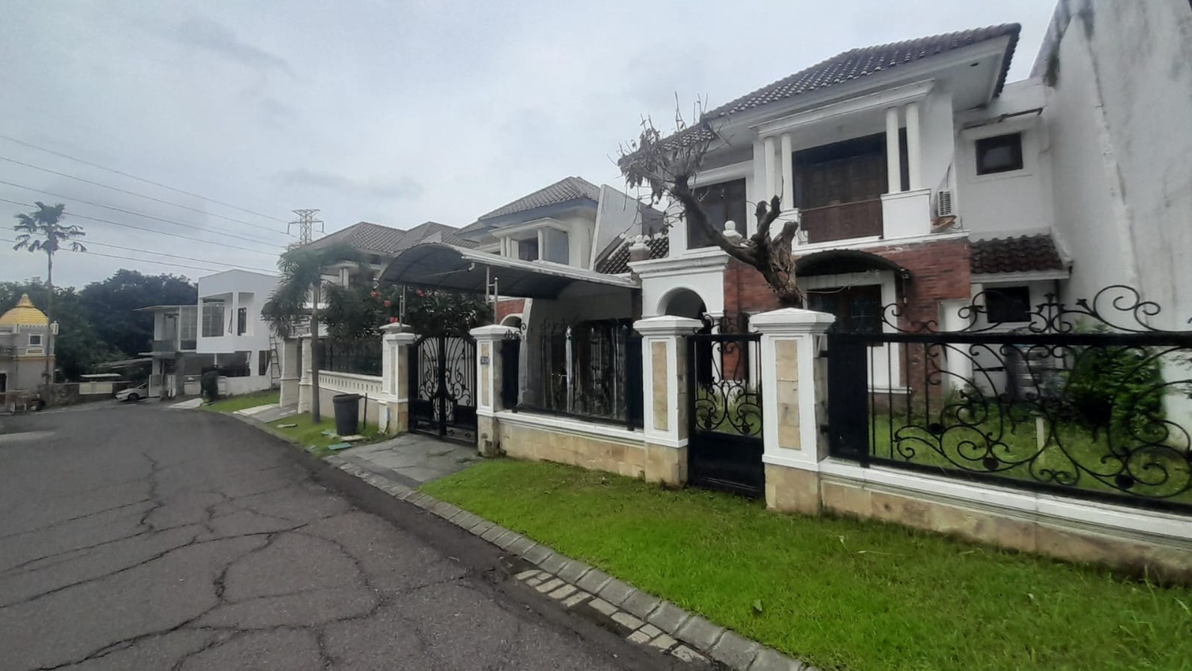 Rumah Luas Villa Bukit Mas Cluster Monaco Surabaya Dekat Akses Tol