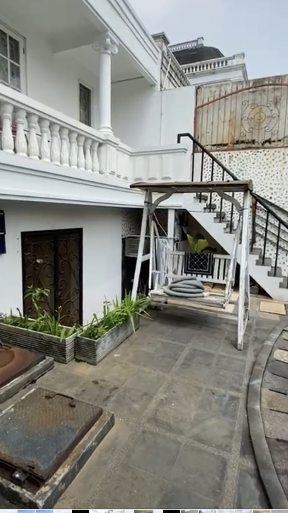 Rumah Bagus Di Bevery Hills Kota Wisata Cibubur