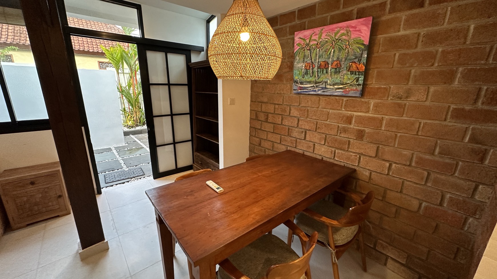 One Bedroom  Apartement on the main road of Berawa Beach