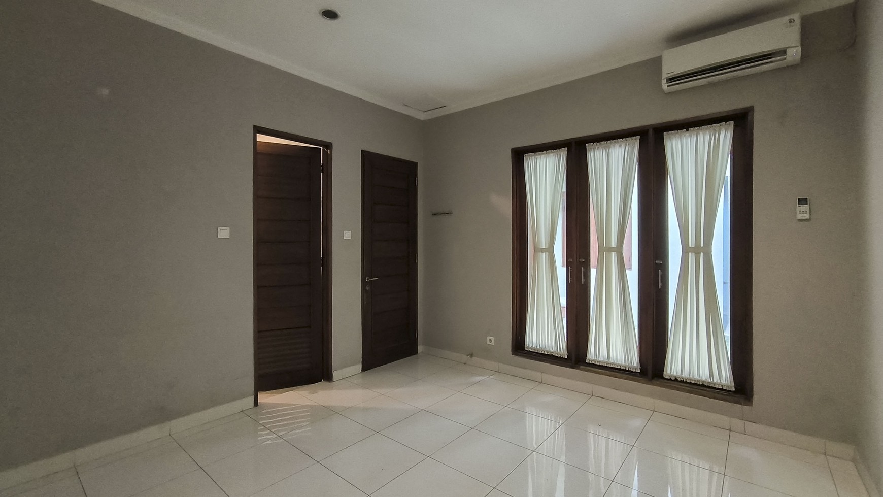 Rumah Bagus Di Emerald Residence Bintaro Jaya Sektor 9