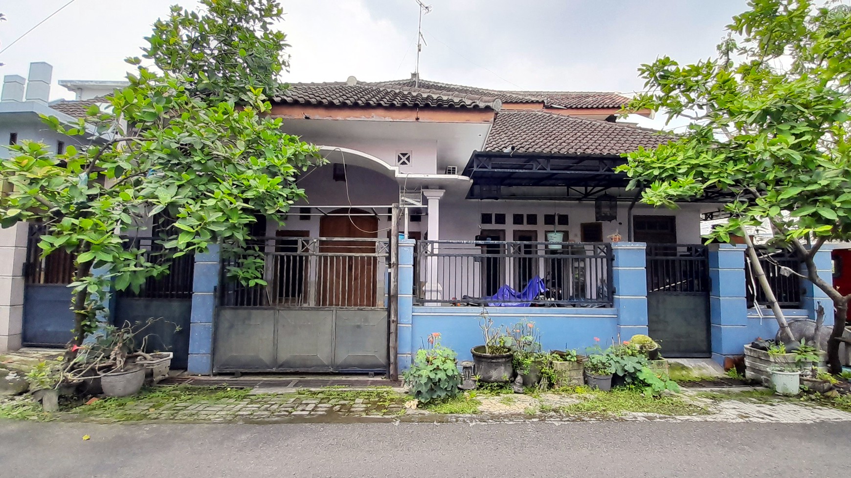 Rumah di dalam perumahan Jombang Kota hook bergarasi