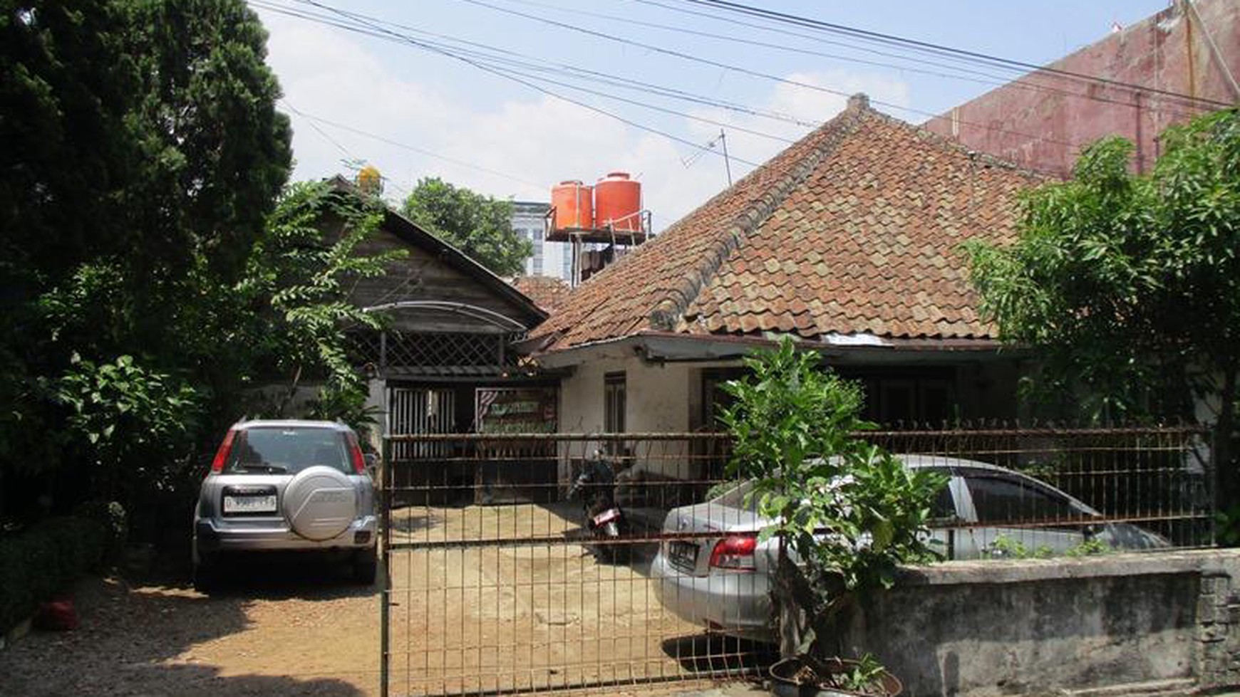 Rumah Hitung Tanah dan Lokasi Strategis @Lengkong, Bandung