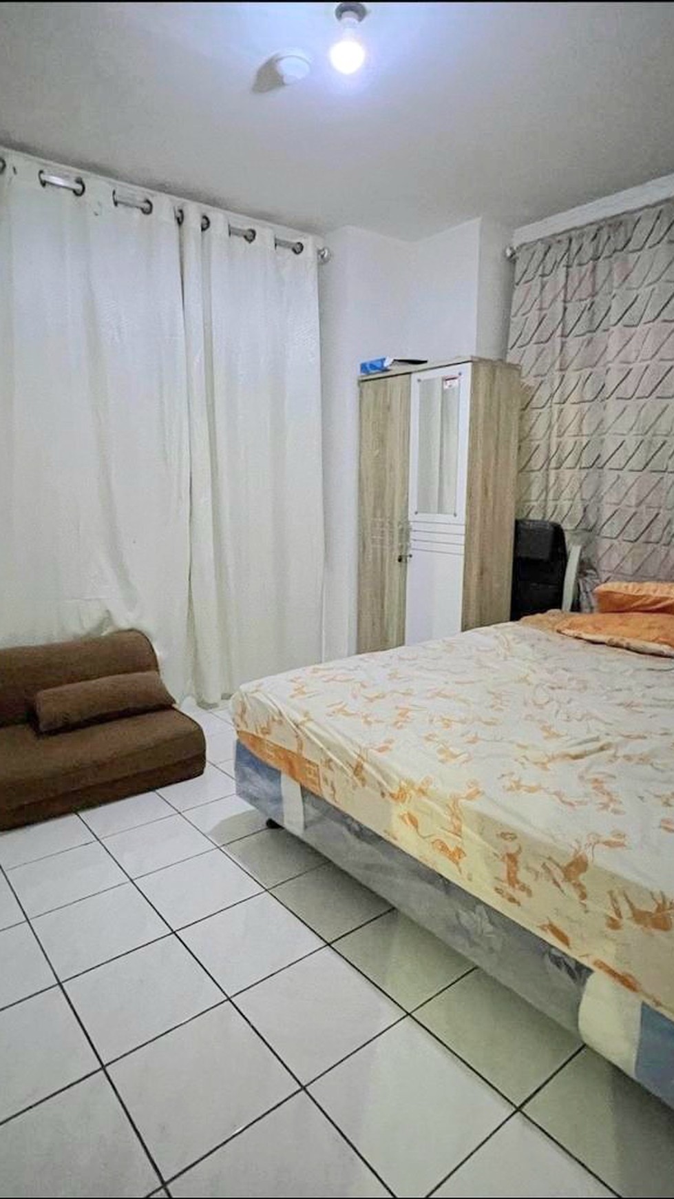 Apartemen Paladian Park Tower C, Kelapa Gading. Semi furnished. 69m2, 2 kamar tidur, dua balkon dng view berbeda