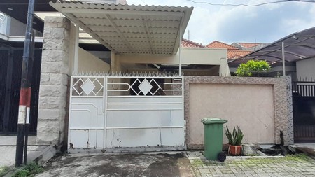 Rumah Jalan Simpang Darmo Permai Utara Surabaya 1,5 Lantai