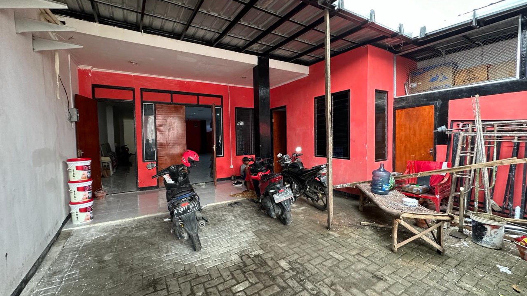 Dijual 248 m2 Tanah Bangunan Jl. Sepat Lidah Kulon Lakarsantri Surabaya Barat - Modern 2 Lantai