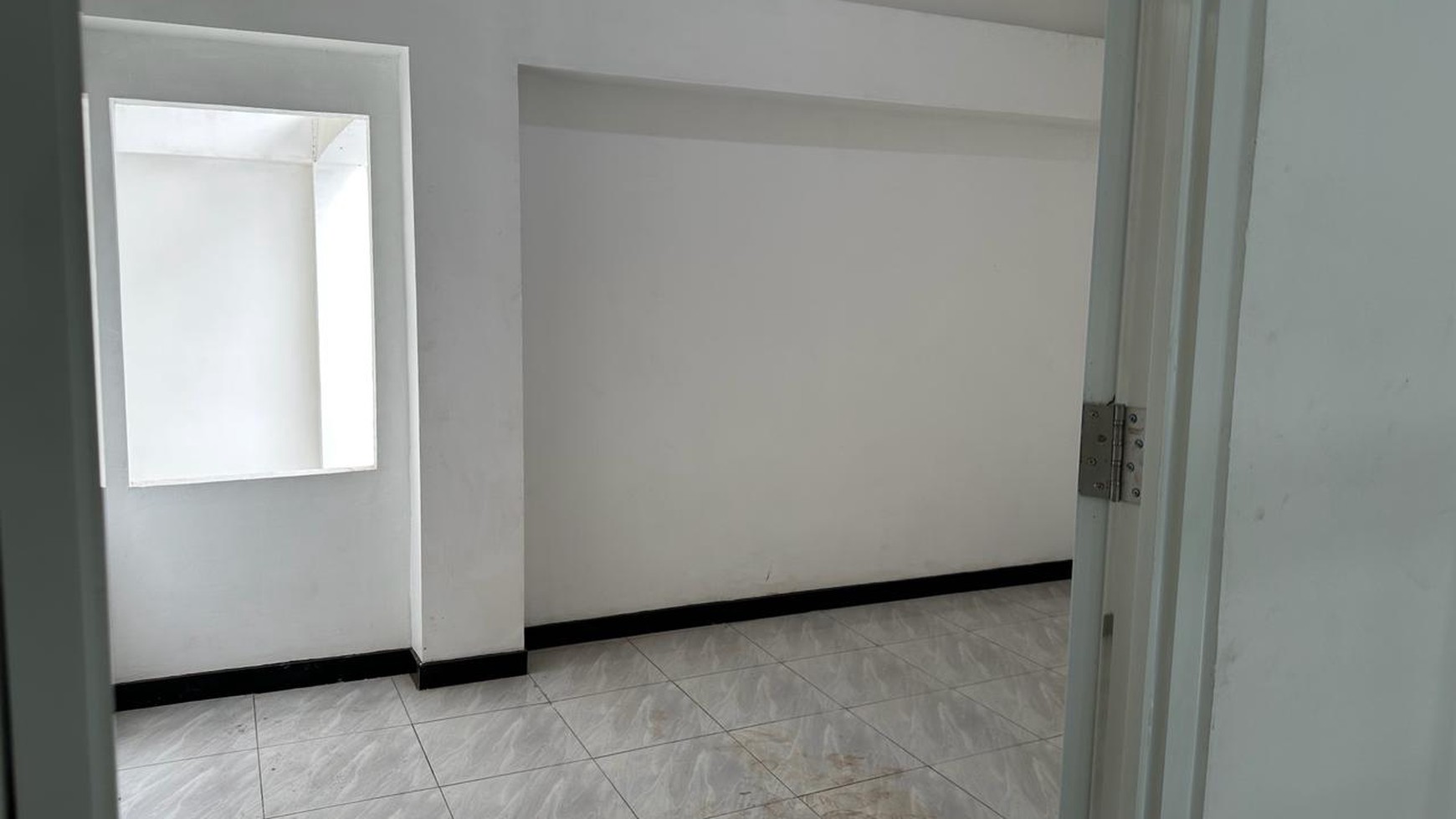 Dijual 248 m2 Tanah Bangunan Jl. Sepat Lidah Kulon Lakarsantri Surabaya Barat - Modern 2 Lantai