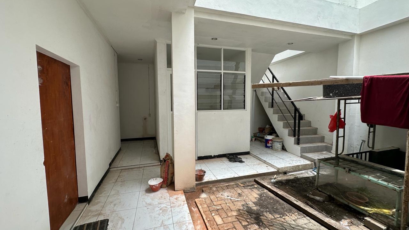 Dijual 248 m2 Tanah Bangunan Jl. Sepat Lidah Kulon Lakarsantri Surabaya Barat - Modern 2 Lantai