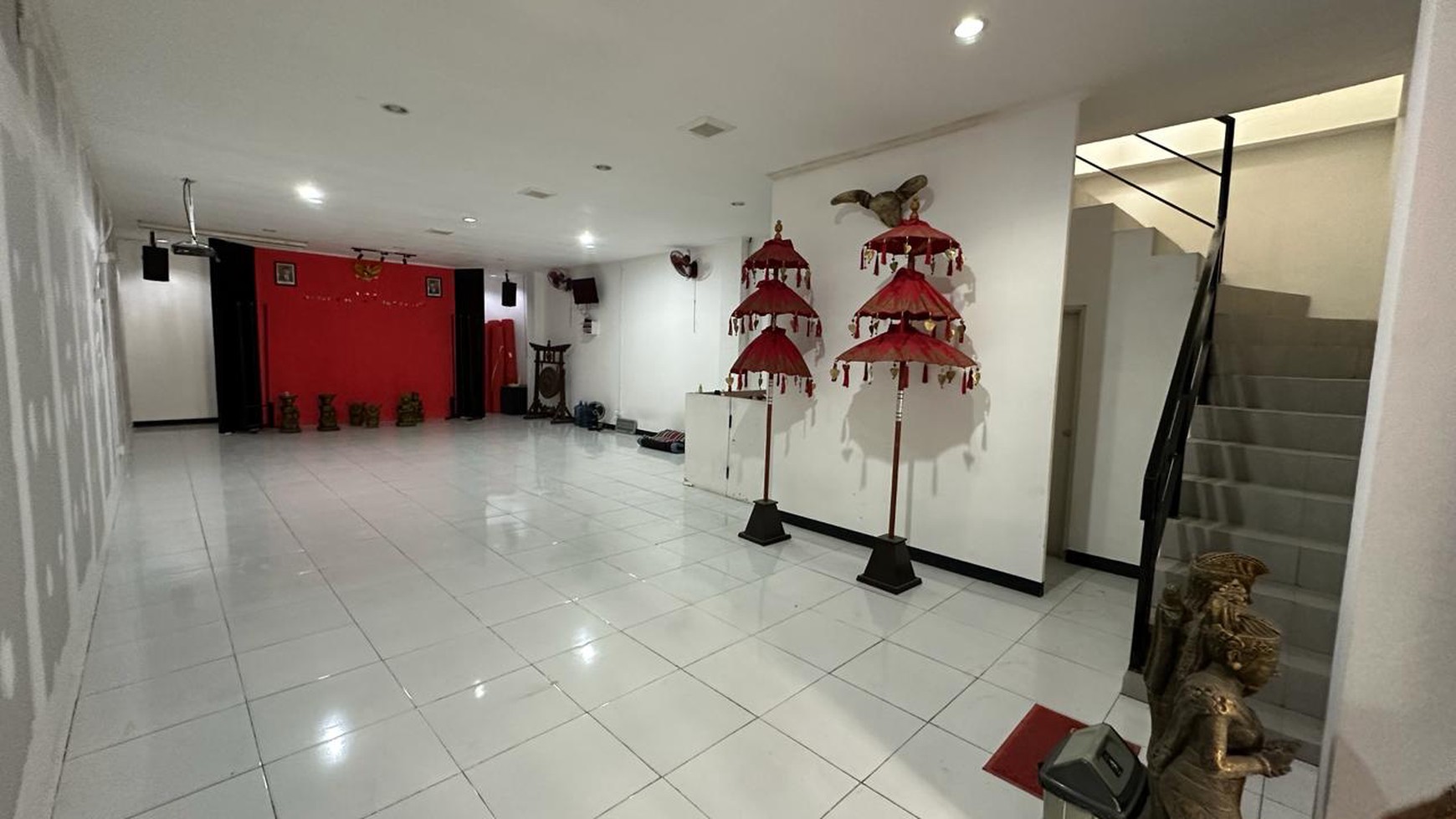 Dijual 248 m2 Tanah Bangunan Jl. Sepat Lidah Kulon Lakarsantri Surabaya Barat - Modern 2 Lantai